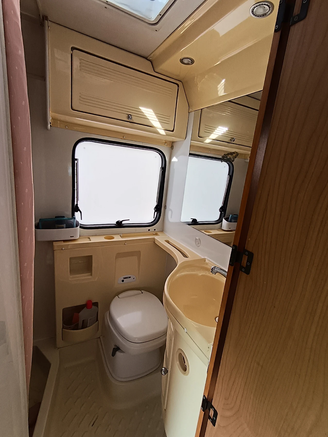 Кемпер Ford Blue Camp Sky 400, снимка 10 - Каравани и кемпери - 55313419