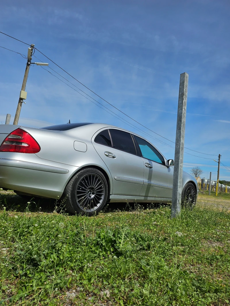 Mercedes-Benz E 270 2.7, снимка 15 - Автомобили и джипове - 47770873