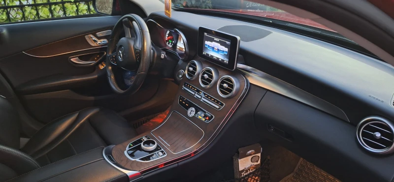 Mercedes-Benz C 300, снимка 6 - Автомобили и джипове - 51393334