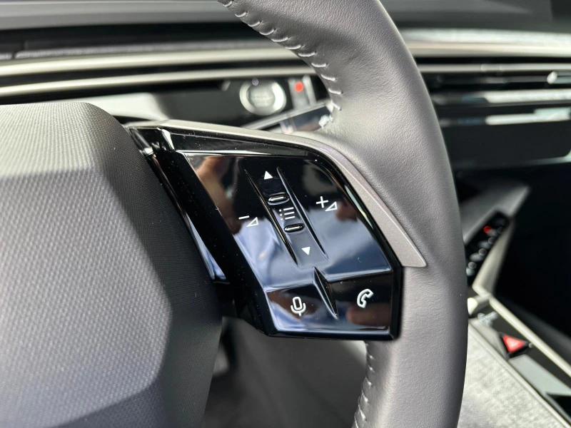 Peugeot 3008 E* 19"* CAM* LED* NAVI* , снимка 9 - Автомобили и джипове - 51602670