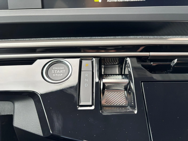 Peugeot 3008 E* 19"* CAM* LED* NAVI* , снимка 10 - Автомобили и джипове - 51602670