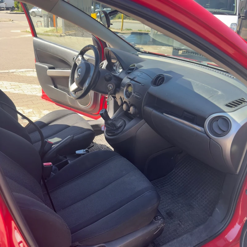 Mazda 2, снимка 6 - Автомобили и джипове - 52510779