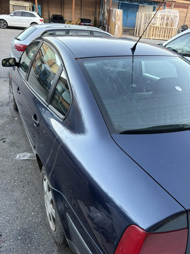 VW Passat 1, 8t, снимка 4 - Автомобили и джипове - 52420620