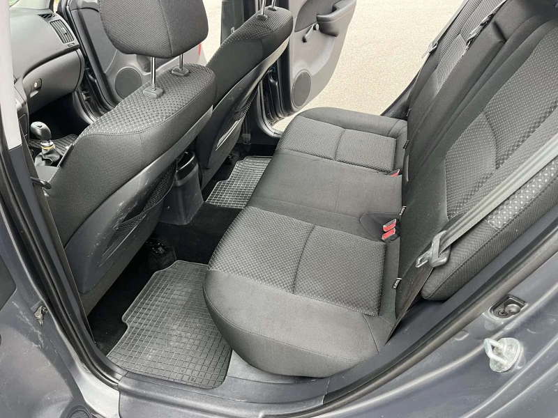 Hyundai I30 1.6CRDI 90кс 6 СКОРОСТИ АВТОПИЛОТ КЛИМАТРОНИК , снимка 9 - Автомобили и джипове - 52471460