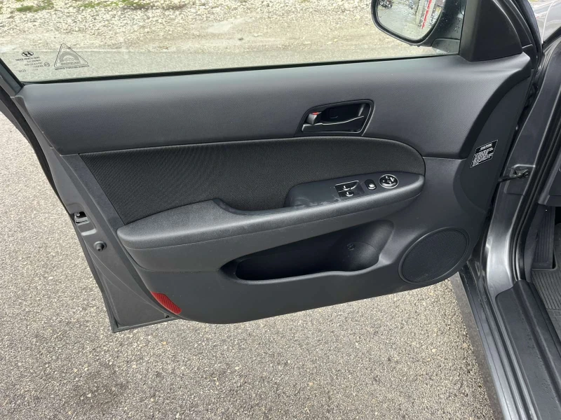 Hyundai I30 1.6CRDI 90кс 6 СКОРОСТИ АВТОПИЛОТ КЛИМАТРОНИК , снимка 7 - Автомобили и джипове - 52471460