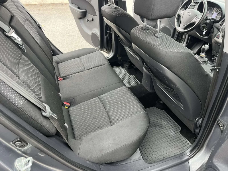 Hyundai I30 1.6CRDI 90кс 6 СКОРОСТИ АВТОПИЛОТ КЛИМАТРОНИК , снимка 10 - Автомобили и джипове - 52471460