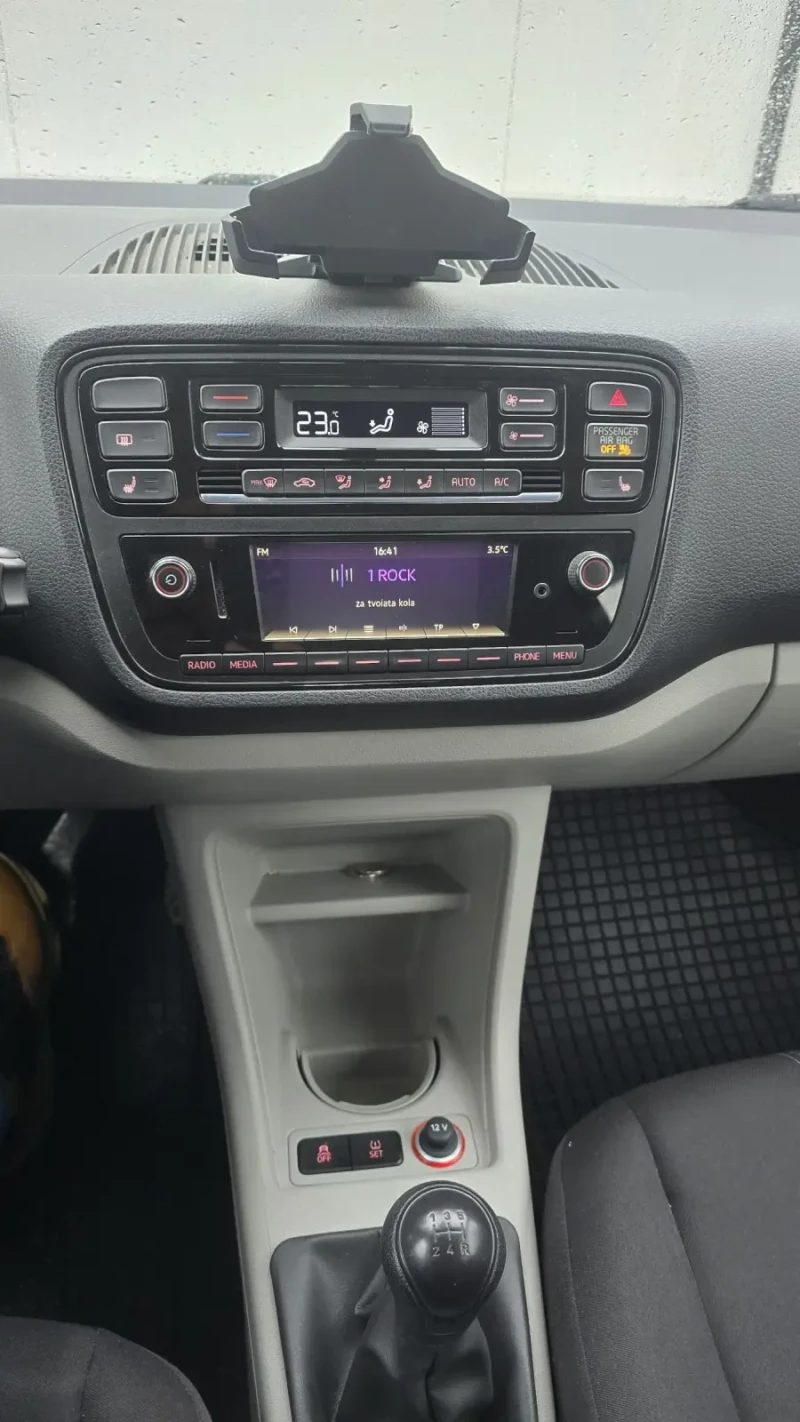 Seat Mii 1.0 75hp, снимка 14 - Автомобили и джипове - 53058707