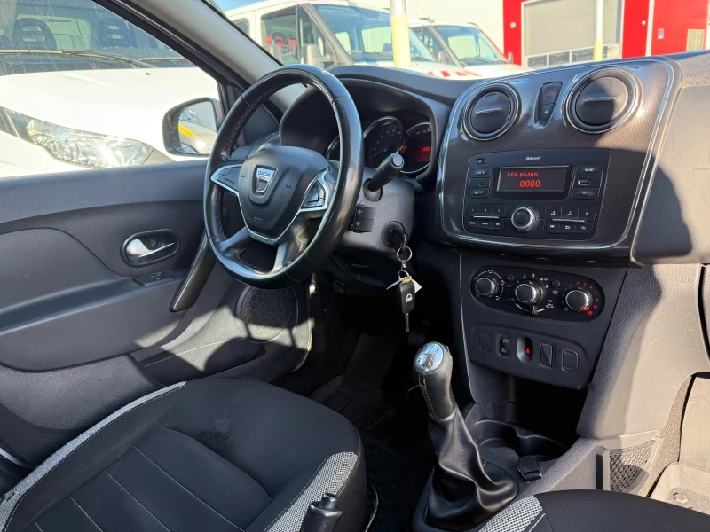 Dacia Sandero Stepway, снимка 16 - Автомобили и джипове - 53202194