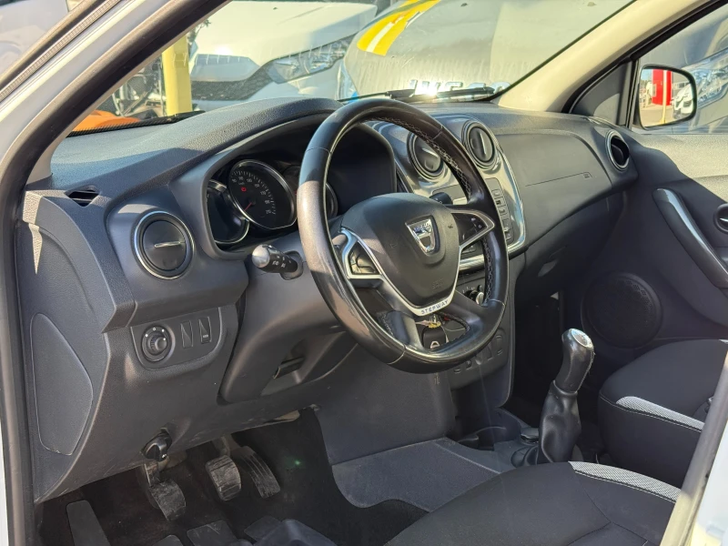 Dacia Sandero Stepway, снимка 9 - Автомобили и джипове - 53202194