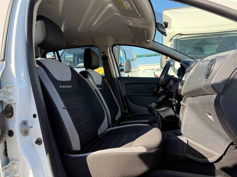 Dacia Sandero Stepway, снимка 12 - Автомобили и джипове - 53202194