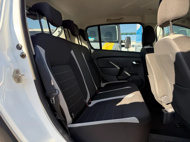 Dacia Sandero Stepway, снимка 14 - Автомобили и джипове - 53202194