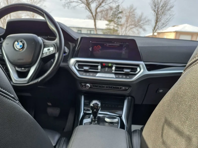 BMW 330 * 330i xDrive * CARFAX * БЕЗ ПЪРВОНАЧАЛНА ВНОСКА, снимка 9 - Автомобили и джипове - 53206878