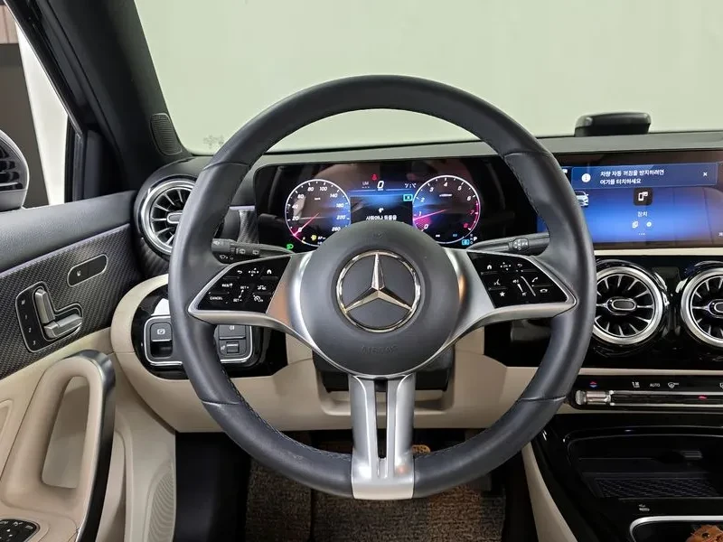 Mercedes-Benz A 220, снимка 13 - Автомобили и джипове - 54836937