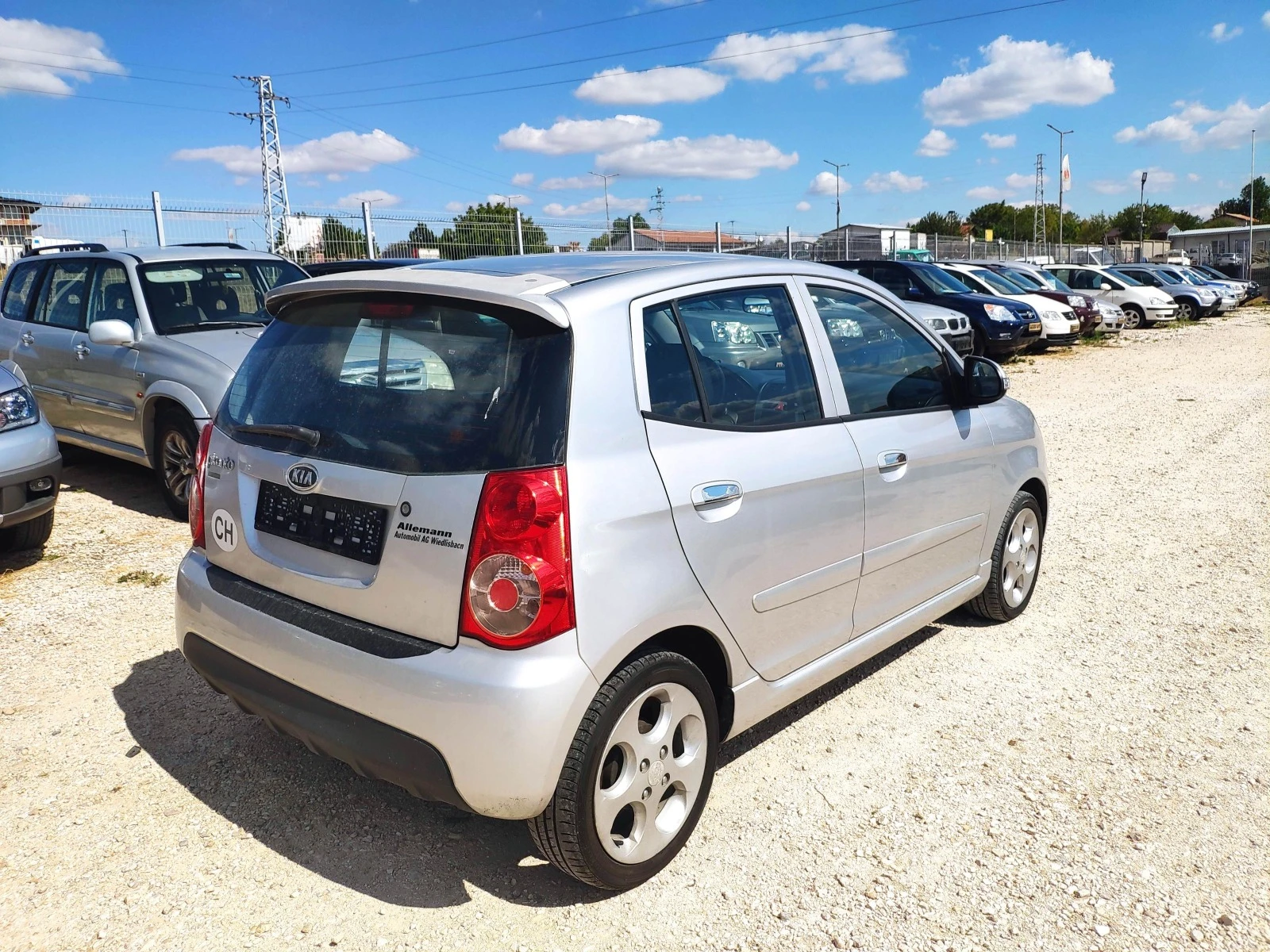 Kia Picanto 1.1I - изображение 6