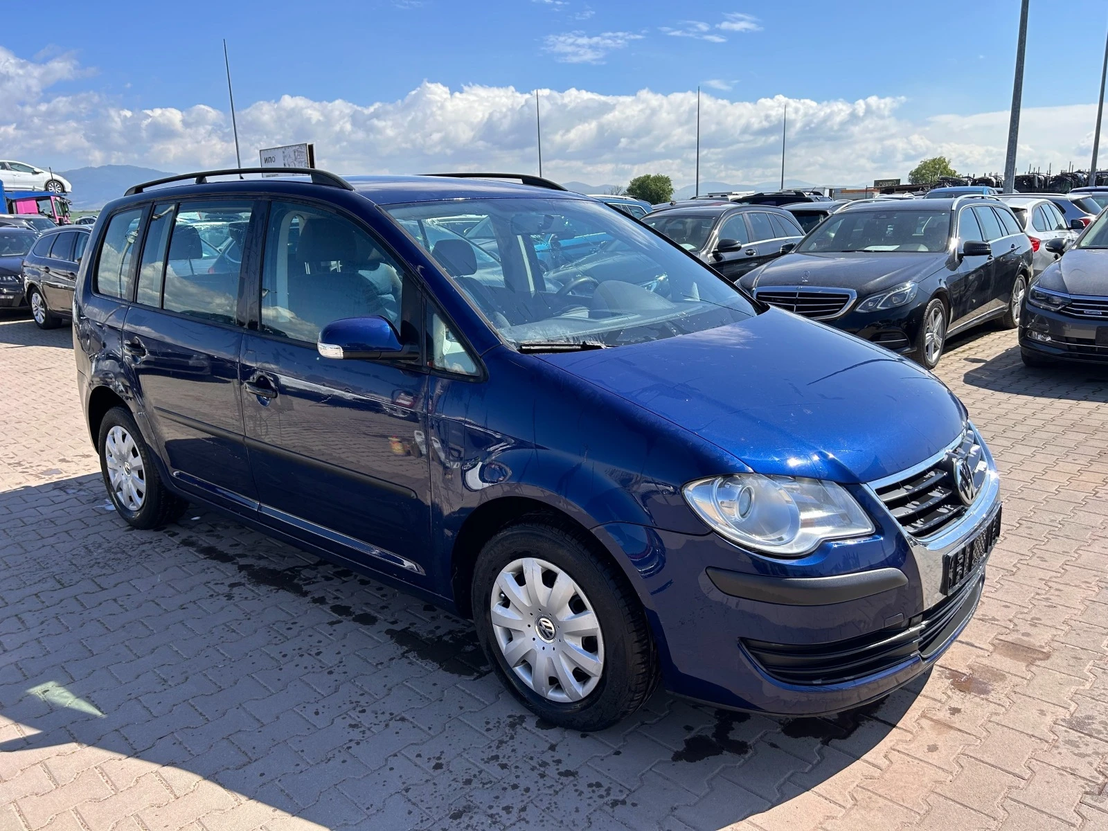 VW Touran 1.4TSI 6+ 1 EURO 5 ЛИЗИНГ - изображение 4