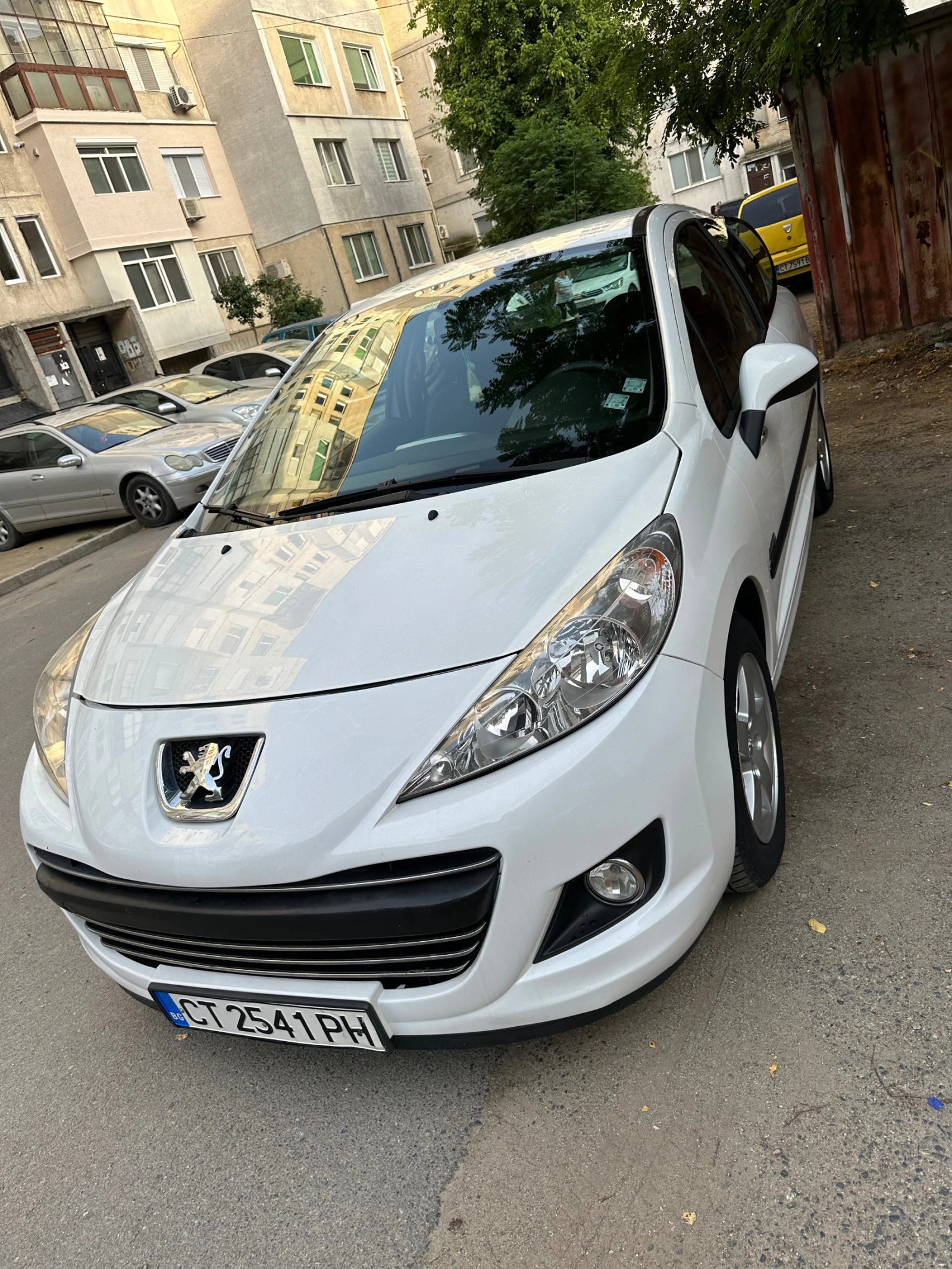 Peugeot 207 Фейслифт 1.4i - изображение 2