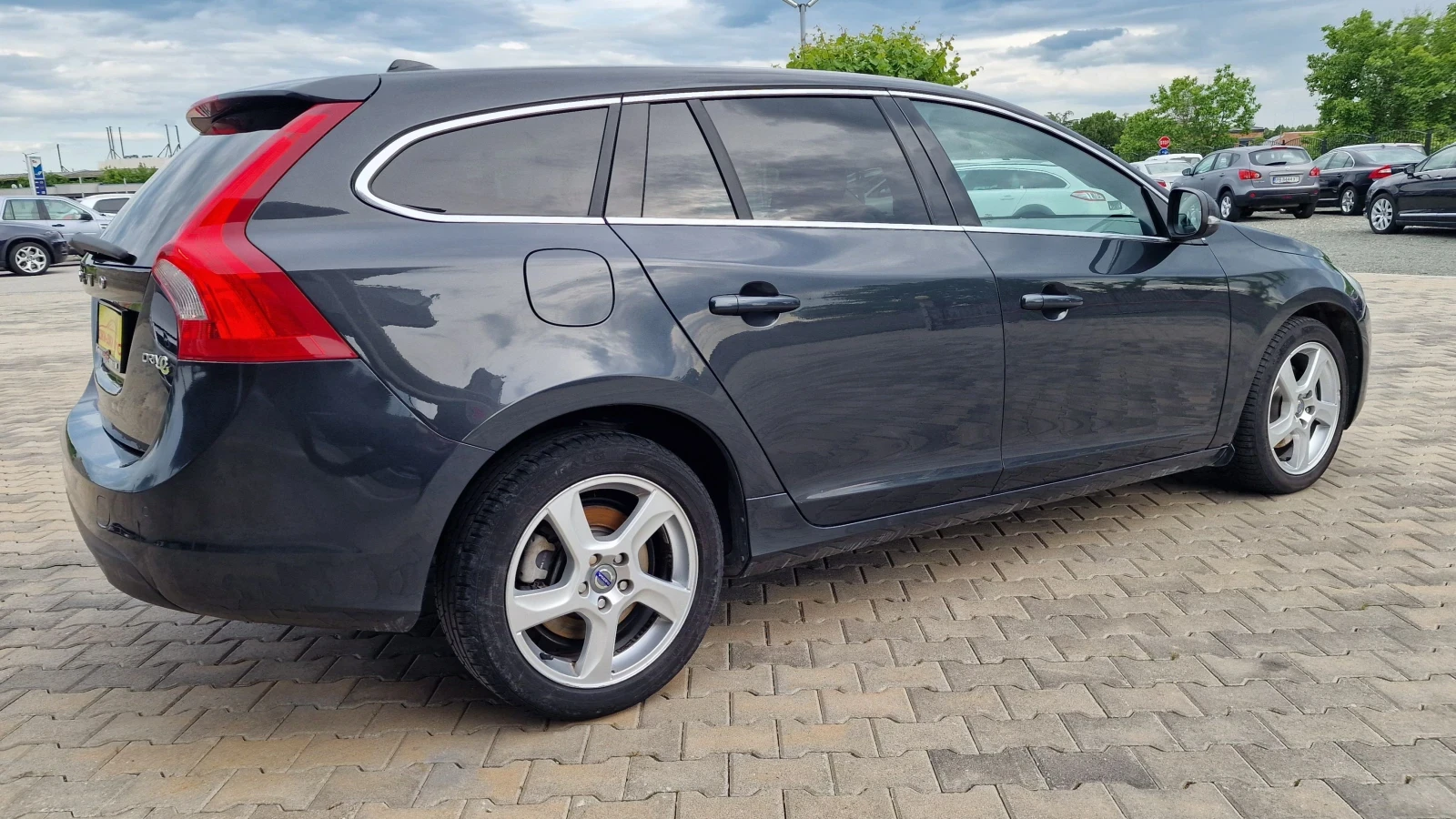 Volvo V60 1.6D E.DRIVE - изображение 4