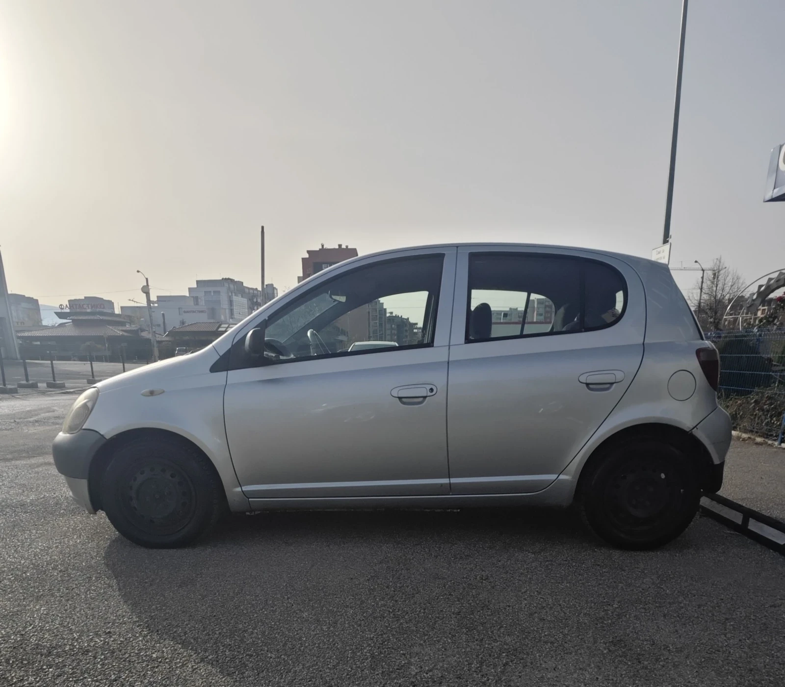 Toyota Yaris 1.0 КЛИМАТИК  - изображение 3