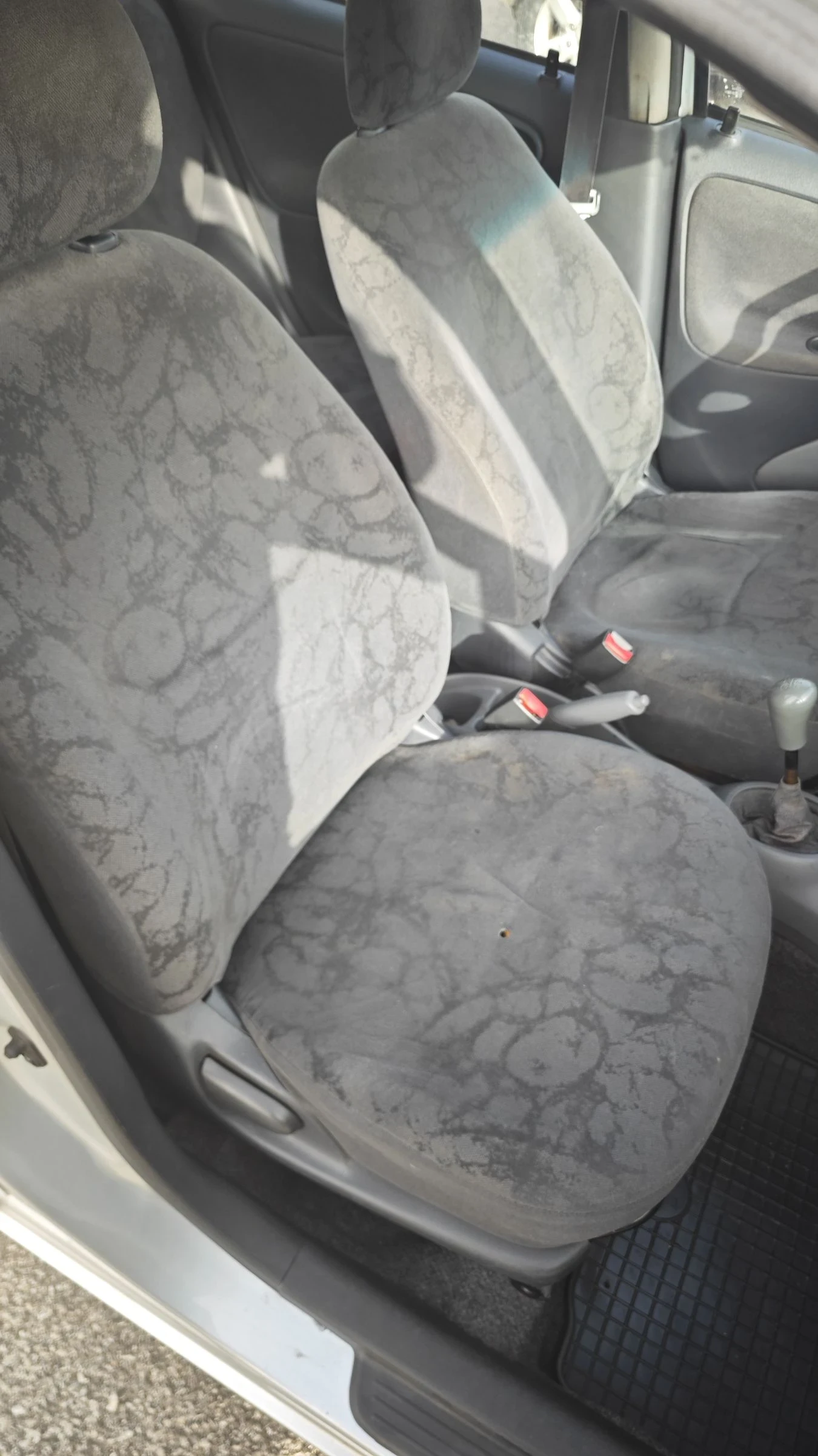 Toyota Yaris 1.0 КЛИМАТИК  - изображение 9