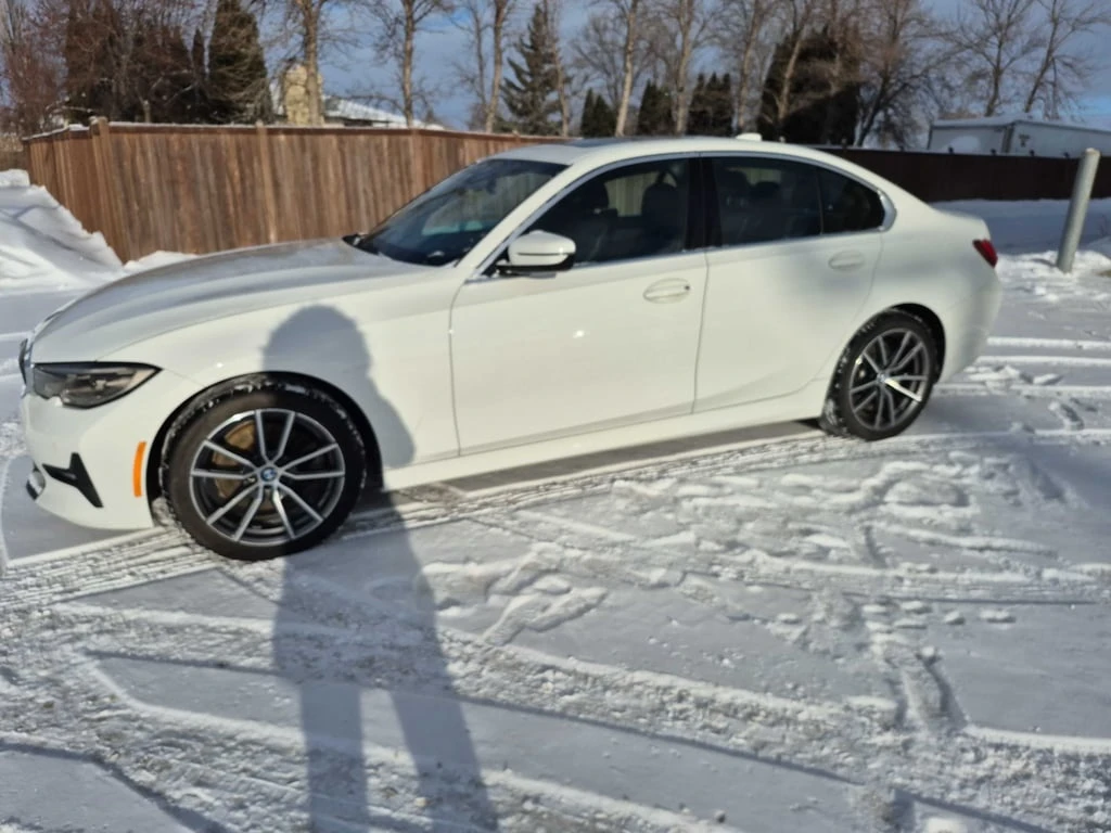 BMW 330 * 330i xDrive * CARFAX * БЕЗ ПЪРВОНАЧАЛНА ВНОСКА - изображение 2