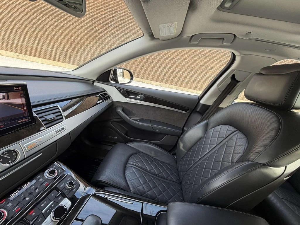 Audi A8 4.0tfsi * Фиксирана цена до БГ * Обслужен * CARFAX - изображение 8