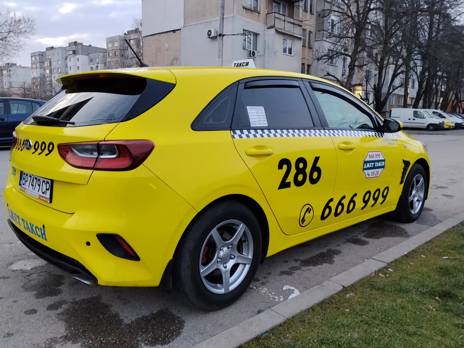 Kia Ceed 1.4.100kгз, снимка 5 - Автомобили и джипове - 53968289