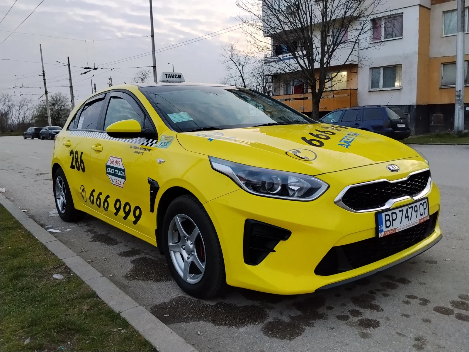 Kia Ceed 1.4.100kгз, снимка 3 - Автомобили и джипове - 53968289