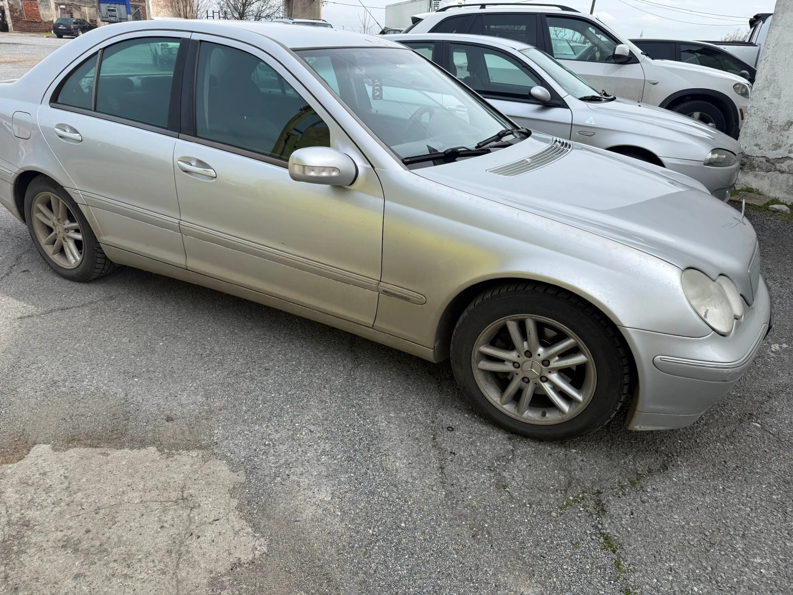 Mercedes-Benz C 220, снимка 3 - Автомобили и джипове - 54079875