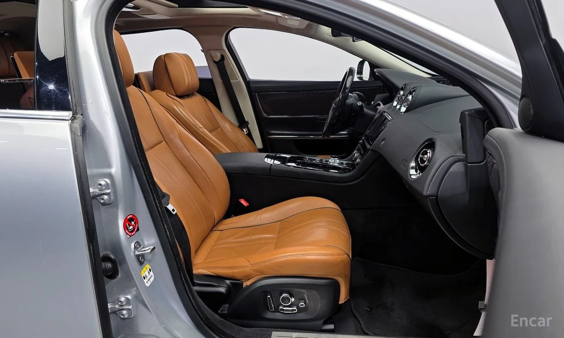 Jaguar Xj 30d PREMIUM LUXURY* LONG* MERIDIAN* TV* SUNROOF* , снимка 7 - Автомобили и джипове - 54078472