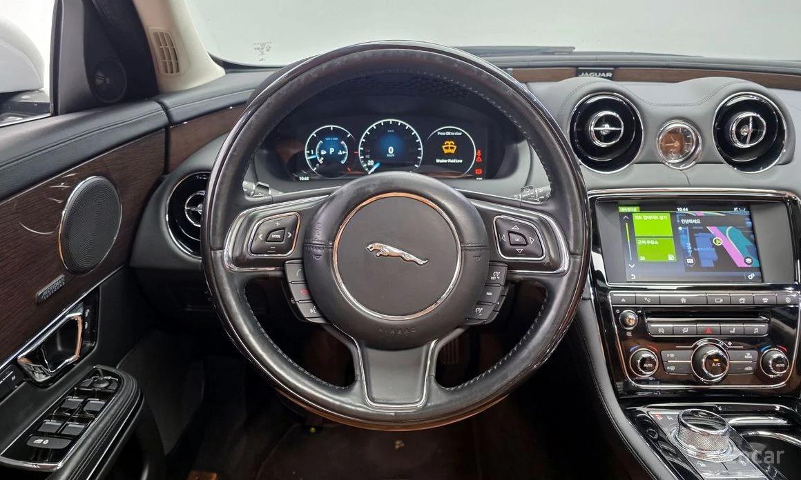 Jaguar Xj 30d PREMIUM LUXURY* LONG* MERIDIAN* TV* SUNROOF* , снимка 9 - Автомобили и джипове - 54078472