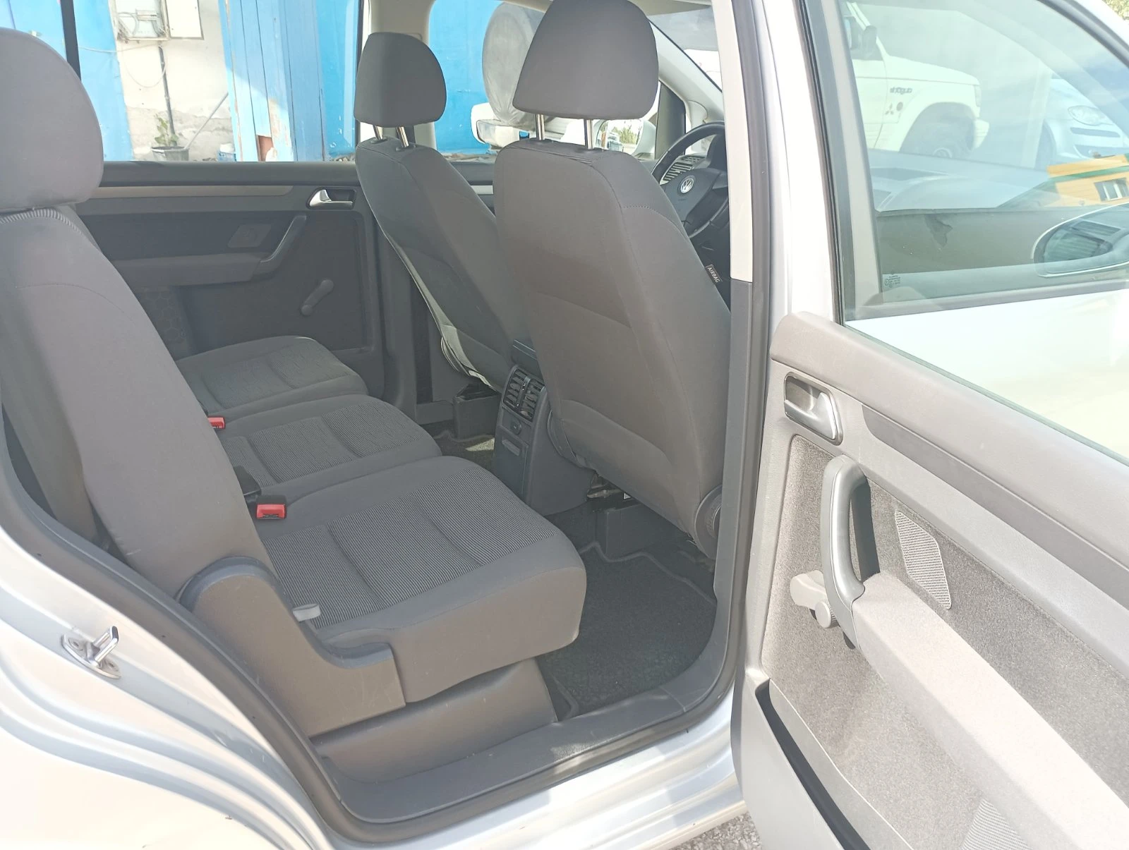 VW Touran 1.9TDI, снимка 6 - Автомобили и джипове - 54518597