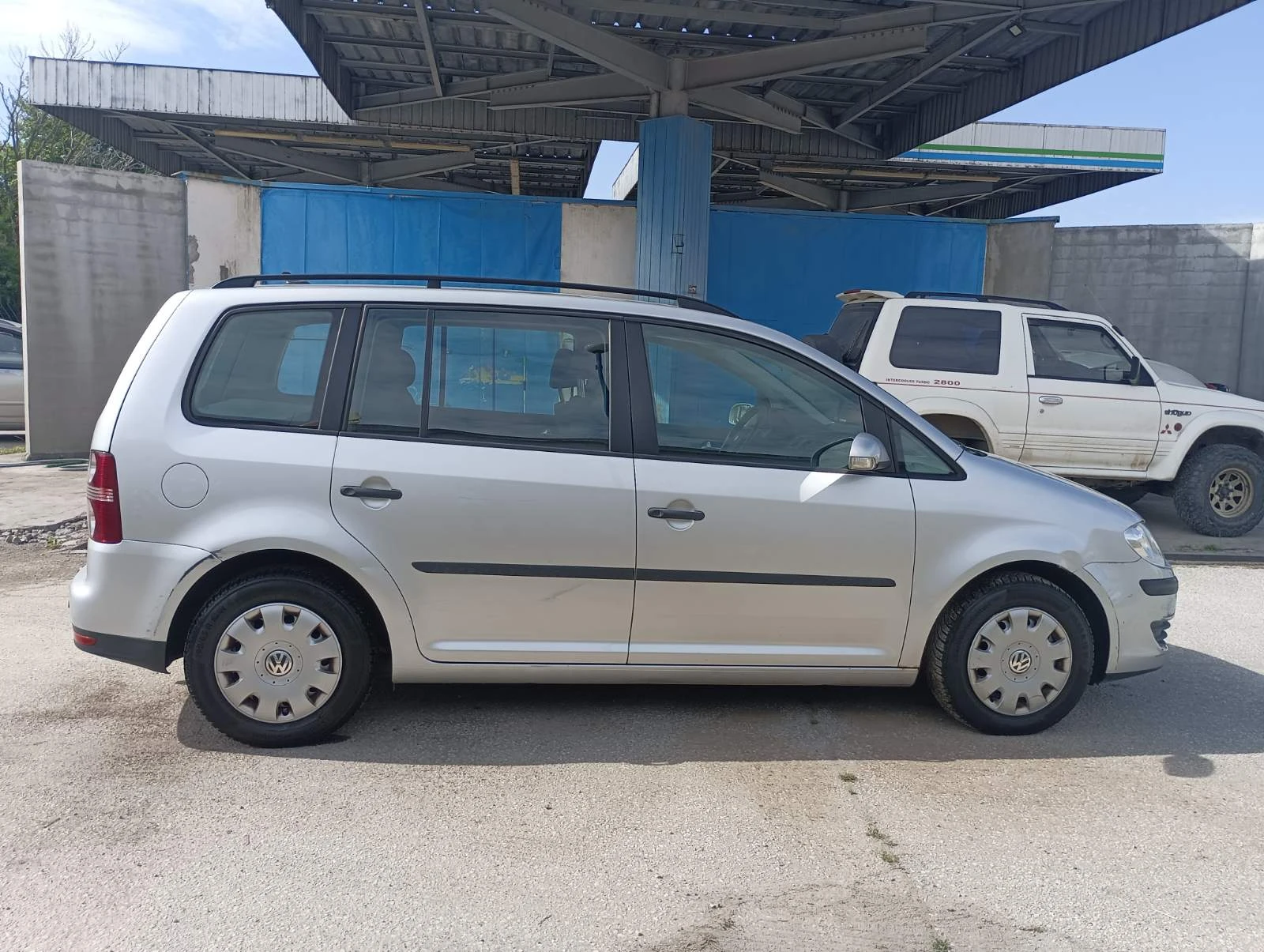 VW Touran 1.9TDI, снимка 11 - Автомобили и джипове - 54518597