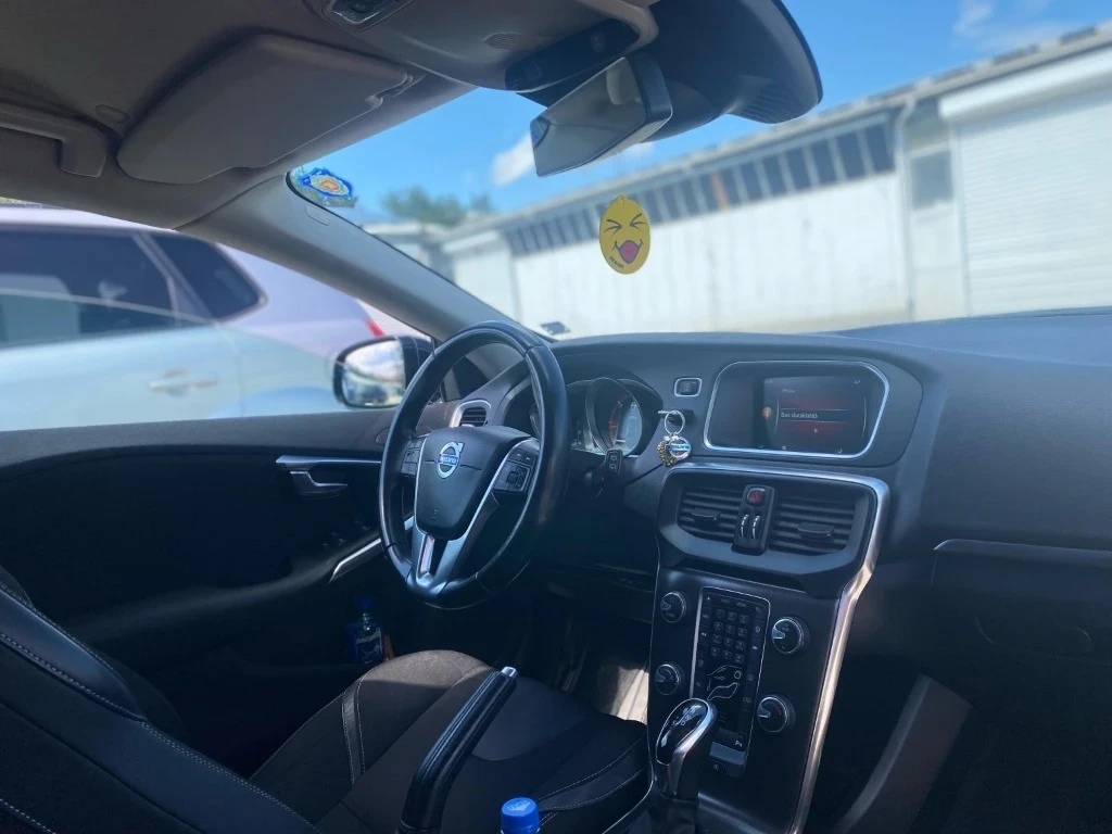 Volvo V40 1.6, снимка 2 - Автомобили и джипове - 54527989