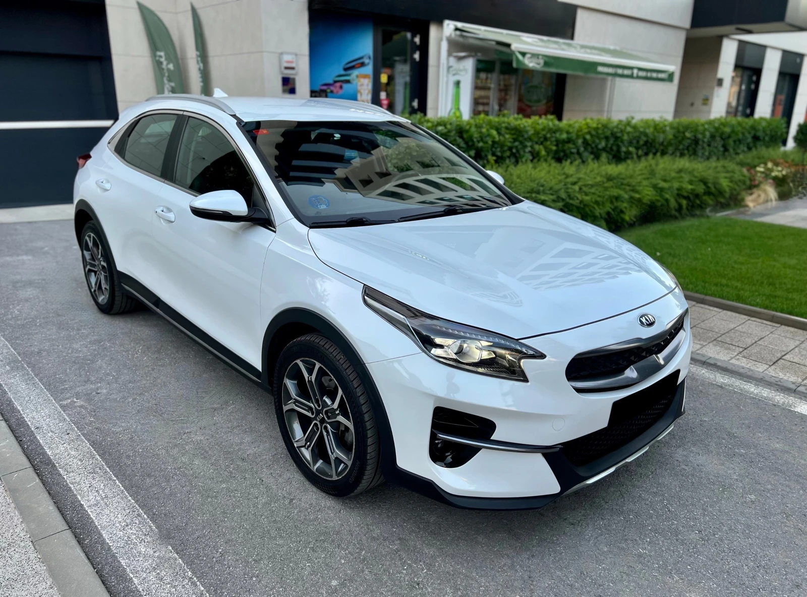 Kia XCeed 1.6 Plug-in-Hybrid PHEV DIGITAL COCKPIT KEYLESS, снимка 3 - Автомобили и джипове - 54648721