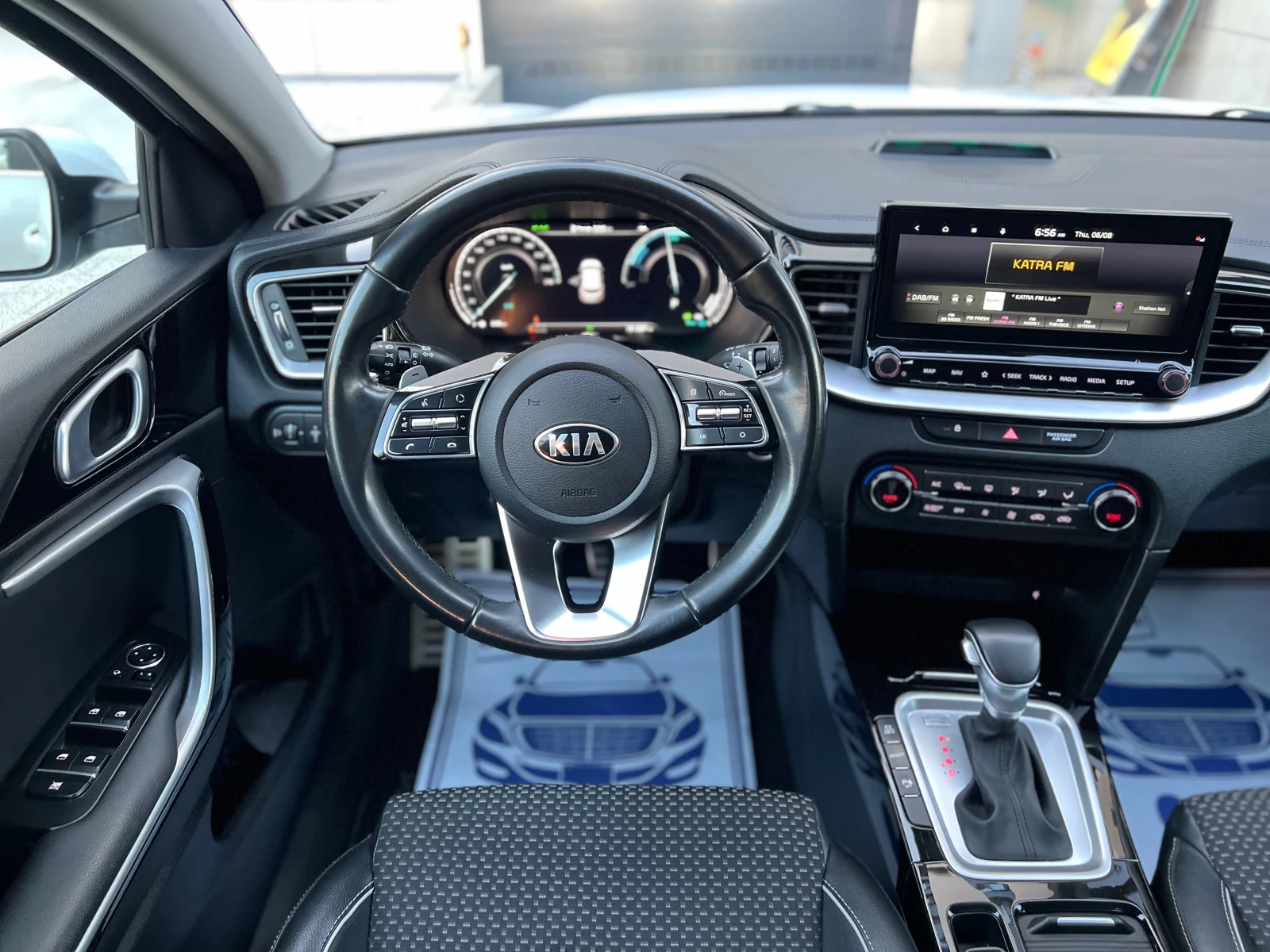 Kia XCeed 1.6 Plug-in-Hybrid PHEV DIGITAL COCKPIT KEYLESS, снимка 10 - Автомобили и джипове - 54648721