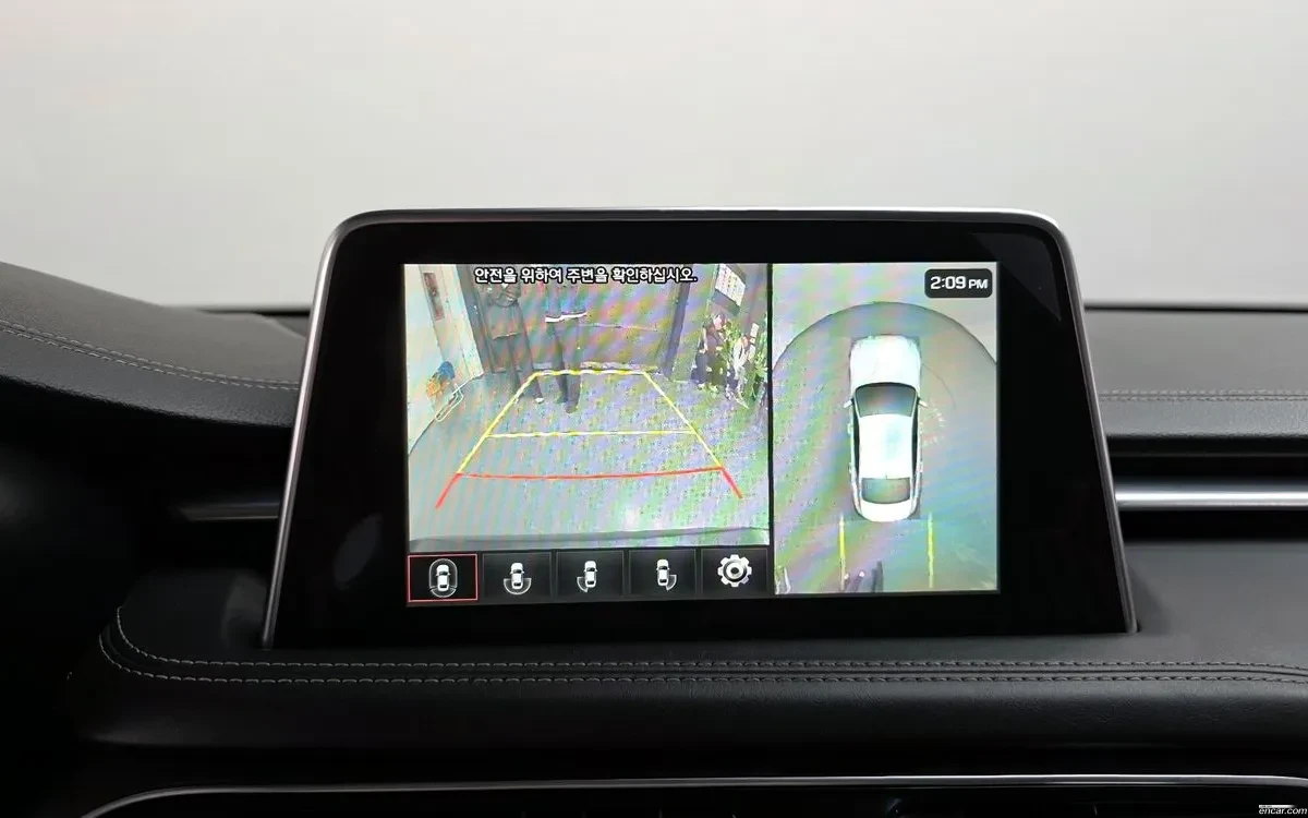 Genesis GV70 HUD* ОБДУХВАНЕ* 360* AWD, снимка 12 - Автомобили и джипове - 54848621