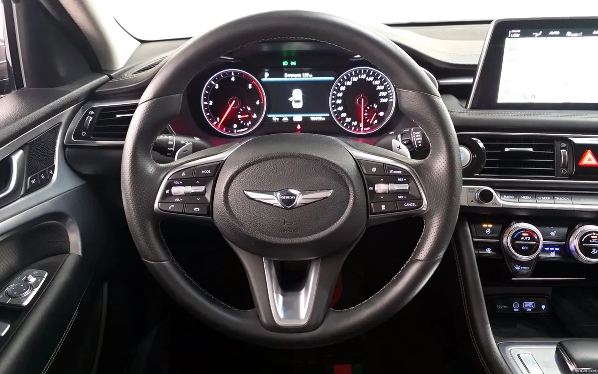 Genesis GV70 HUD* ОБДУХВАНЕ* 360* AWD, снимка 11 - Автомобили и джипове - 54848621
