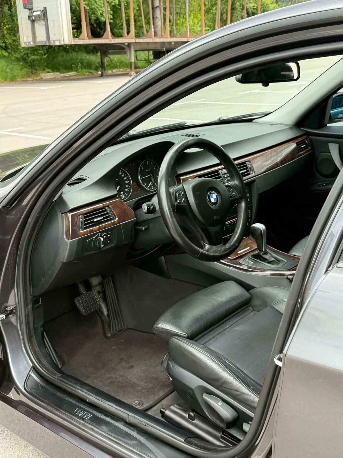 BMW 320, снимка 8 - Автомобили и джипове - 55450498