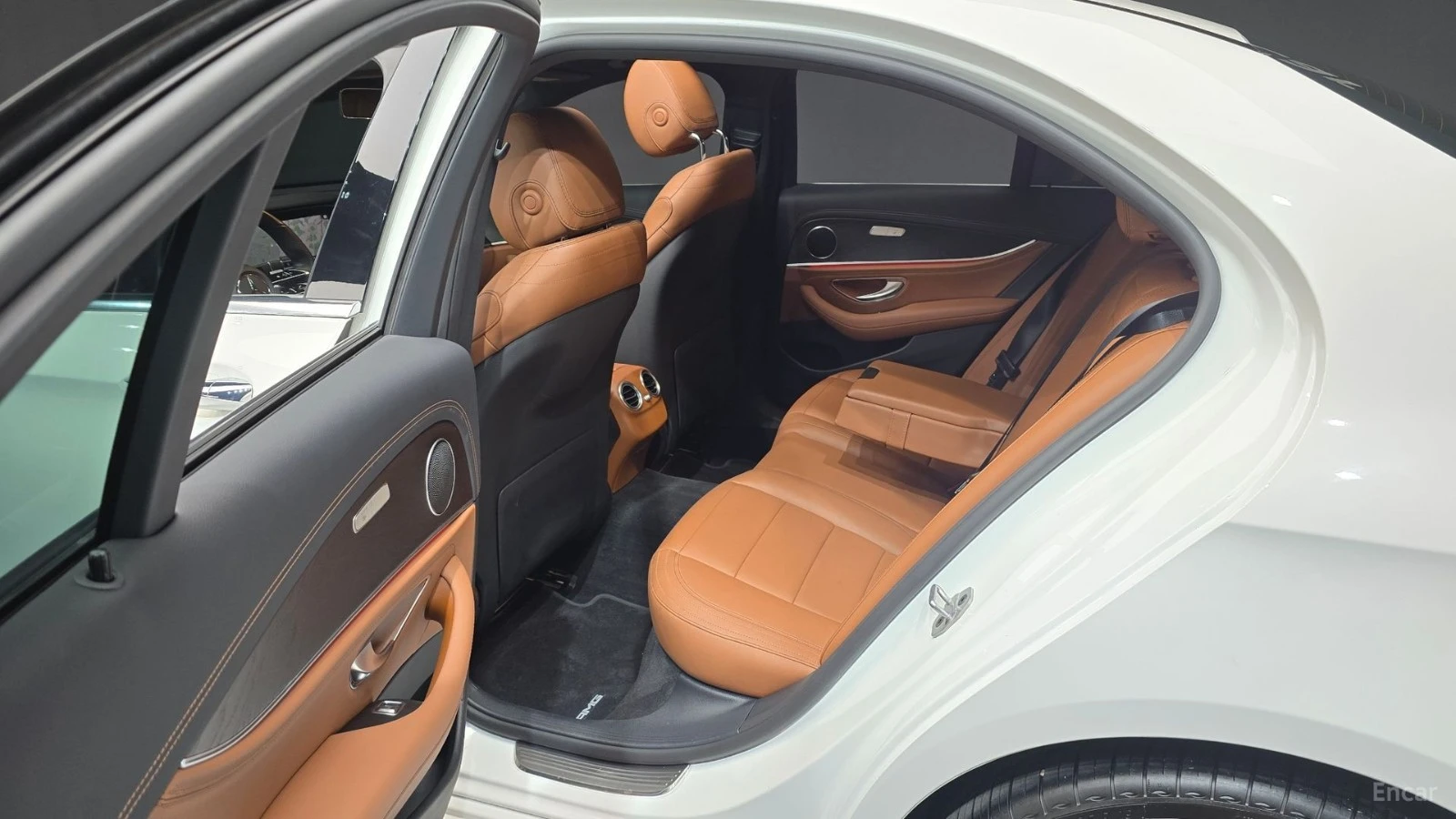 Mercedes-Benz E 220 ПОДГРЕВ* ПАМЕТ* DISTRONIC* HEADUP* 360 CAM, снимка 11 - Автомобили и джипове - 55459731