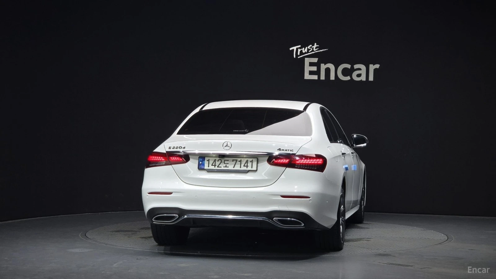 Mercedes-Benz E 220 ПОДГРЕВ* ПАМЕТ* DISTRONIC* HEADUP* 360 CAM, снимка 4 - Автомобили и джипове - 55459731