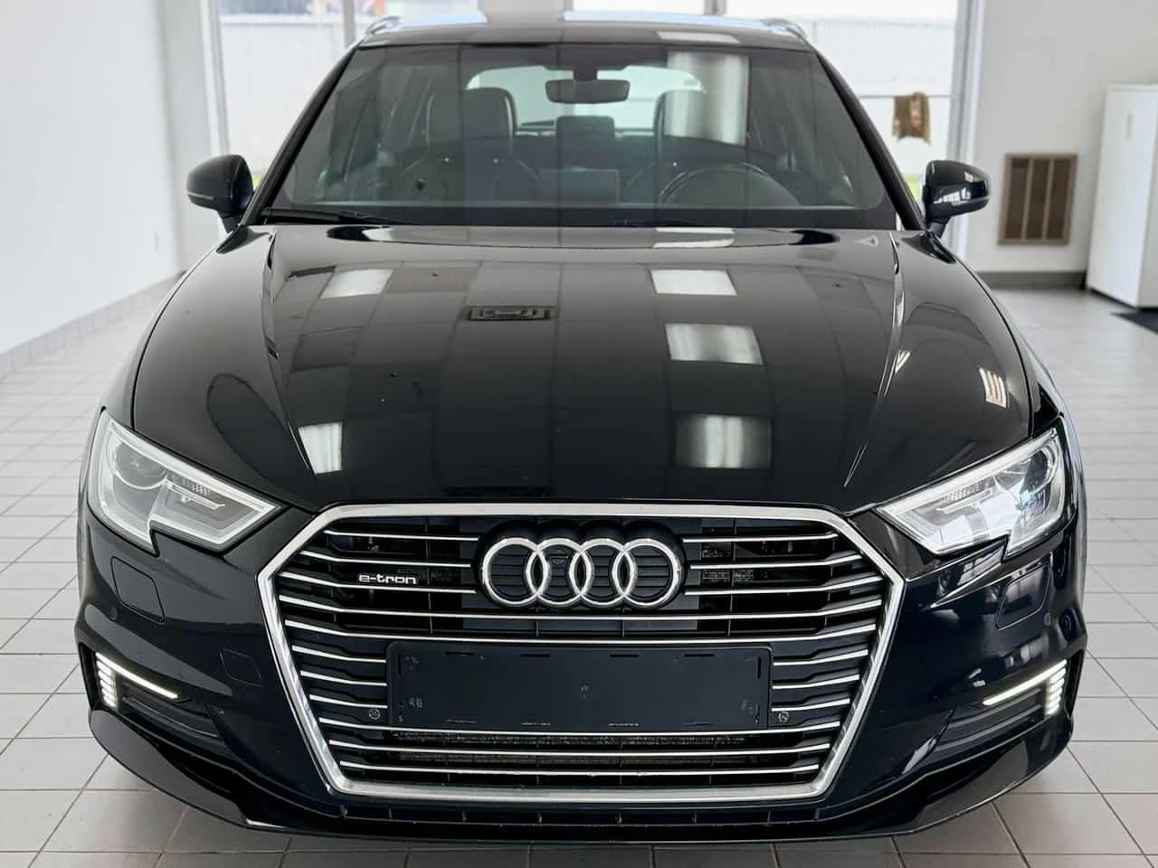 Audi E-Tron * 4dr HB Progressiv * CARFAX * ОПЦИЯ ЗА ФИНАНСИРАН, снимка 6 - Автомобили и джипове - 55591768