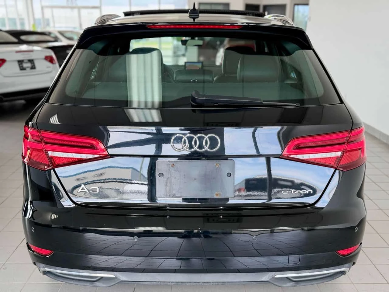 Audi E-Tron * 4dr HB Progressiv * CARFAX * ОПЦИЯ ЗА ФИНАНСИРАН, снимка 4 - Автомобили и джипове - 55591768