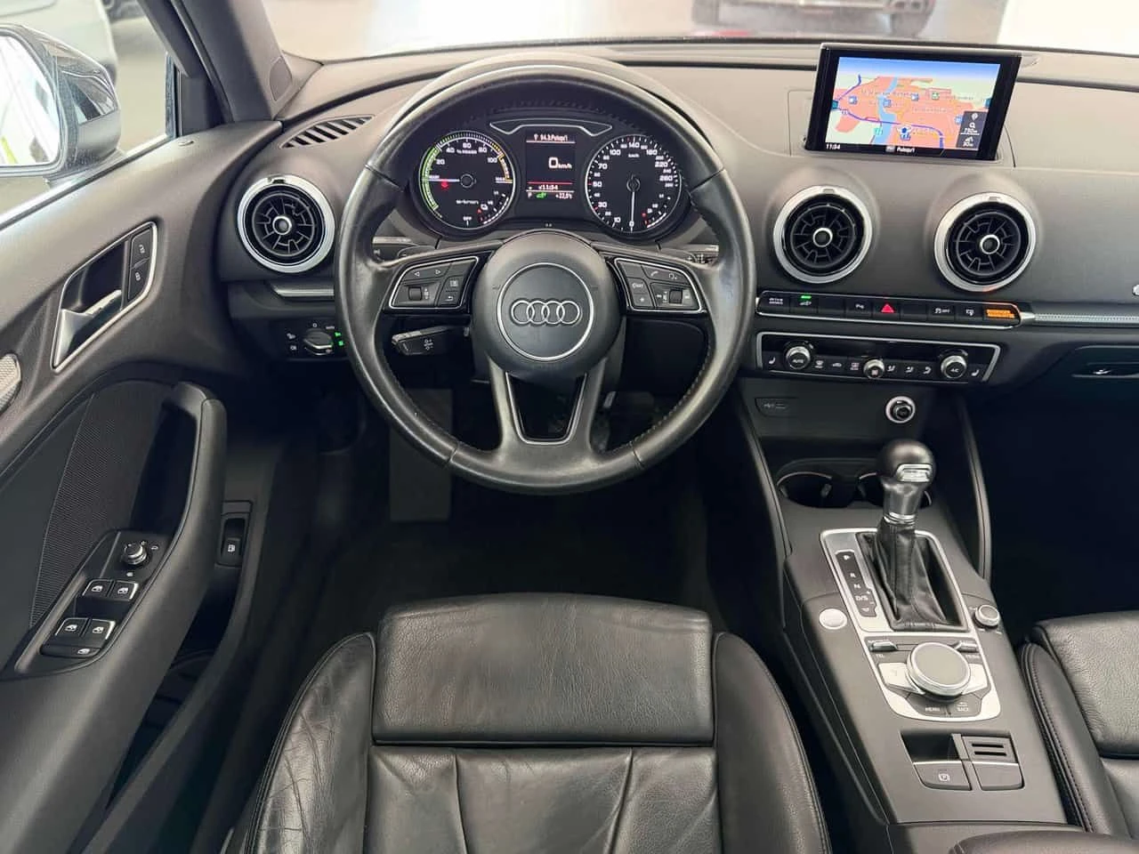 Audi E-Tron * 4dr HB Progressiv * CARFAX * ОПЦИЯ ЗА ФИНАНСИРАН, снимка 8 - Автомобили и джипове - 55591768