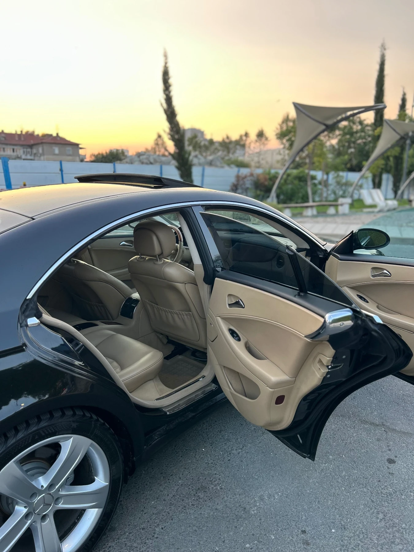 Mercedes-Benz CLS 320 W219, снимка 6 - Автомобили и джипове - 55711469