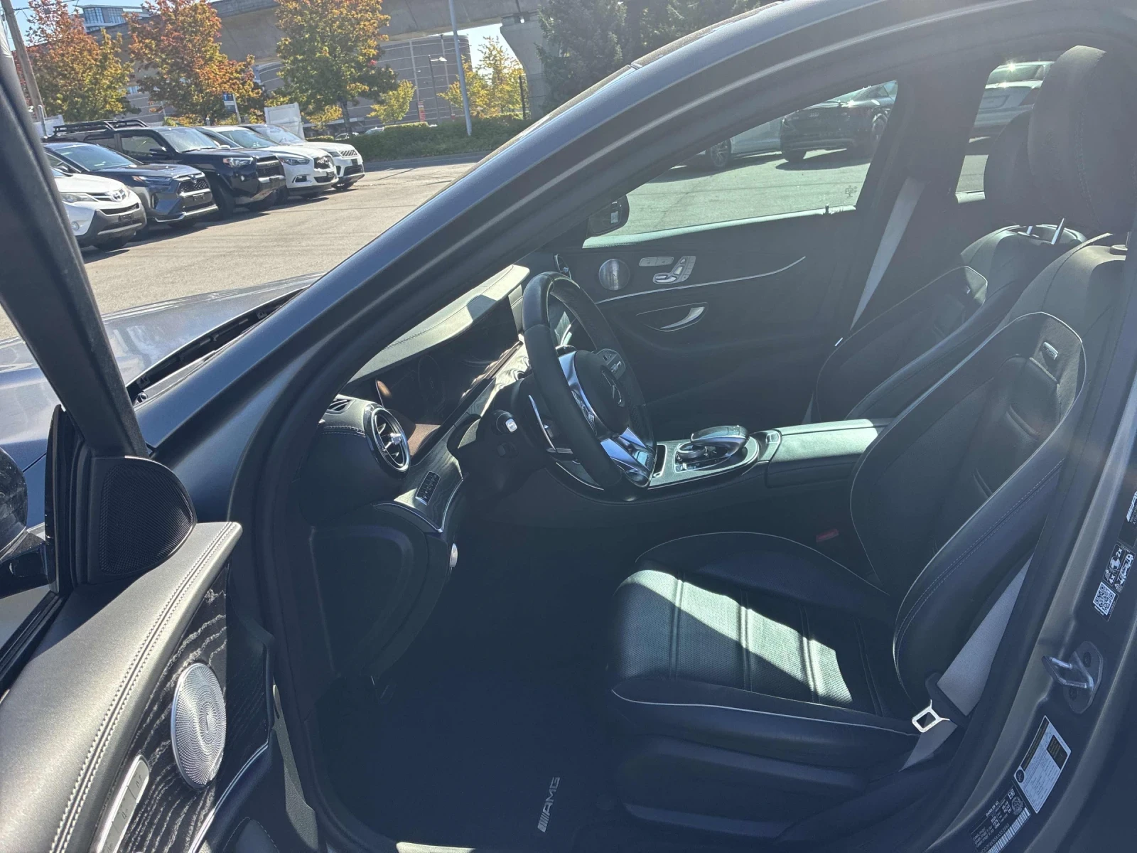 Mercedes-Benz E 63 AMG S 4MATIC* 360* Pano* Brum* Dis* Масажи* HUD* Обдух, снимка 6 - Автомобили и джипове - 55778601