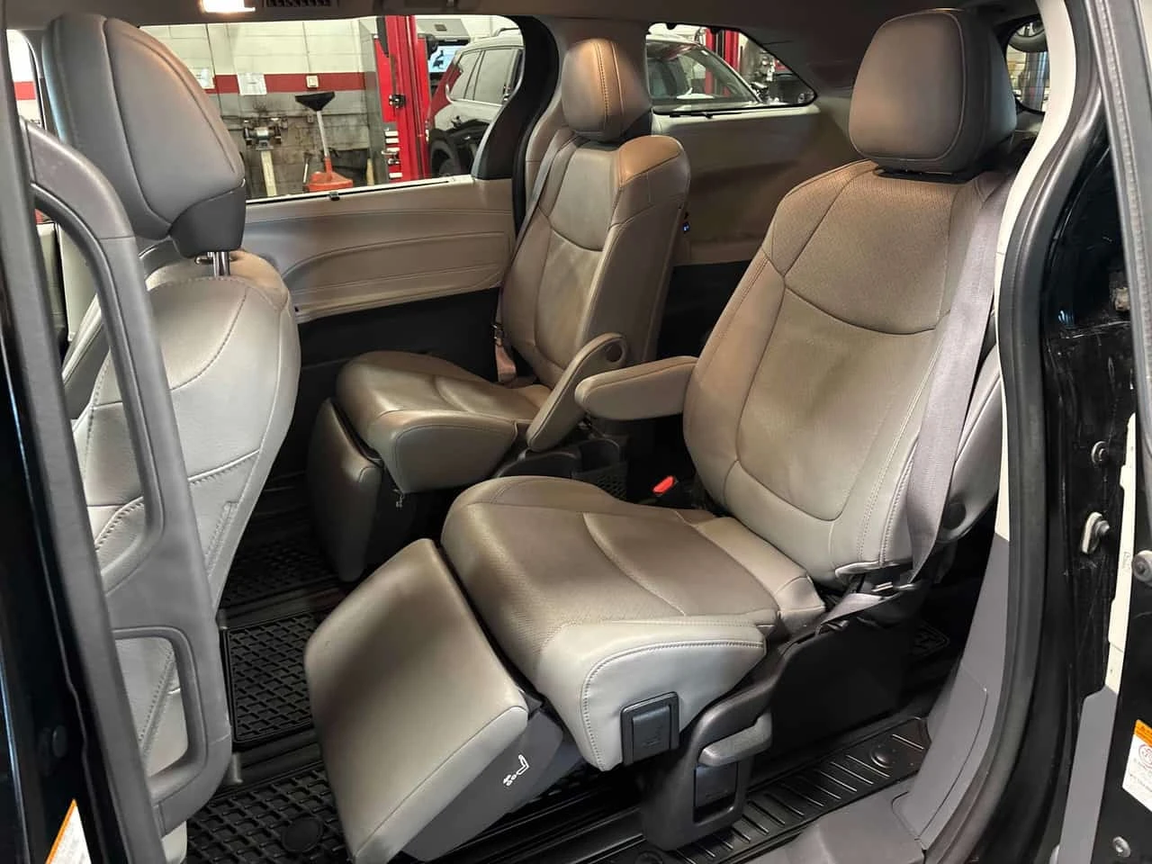 Toyota Sienna Limited 7 Passenger AWD * ����������*  | Mobile.bg � ����������� 11
