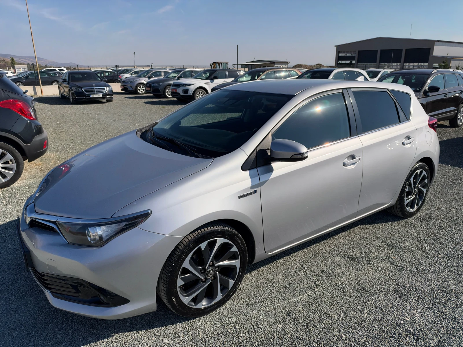 Toyota Auris (KATO НОВА)^(ХИБРИД)