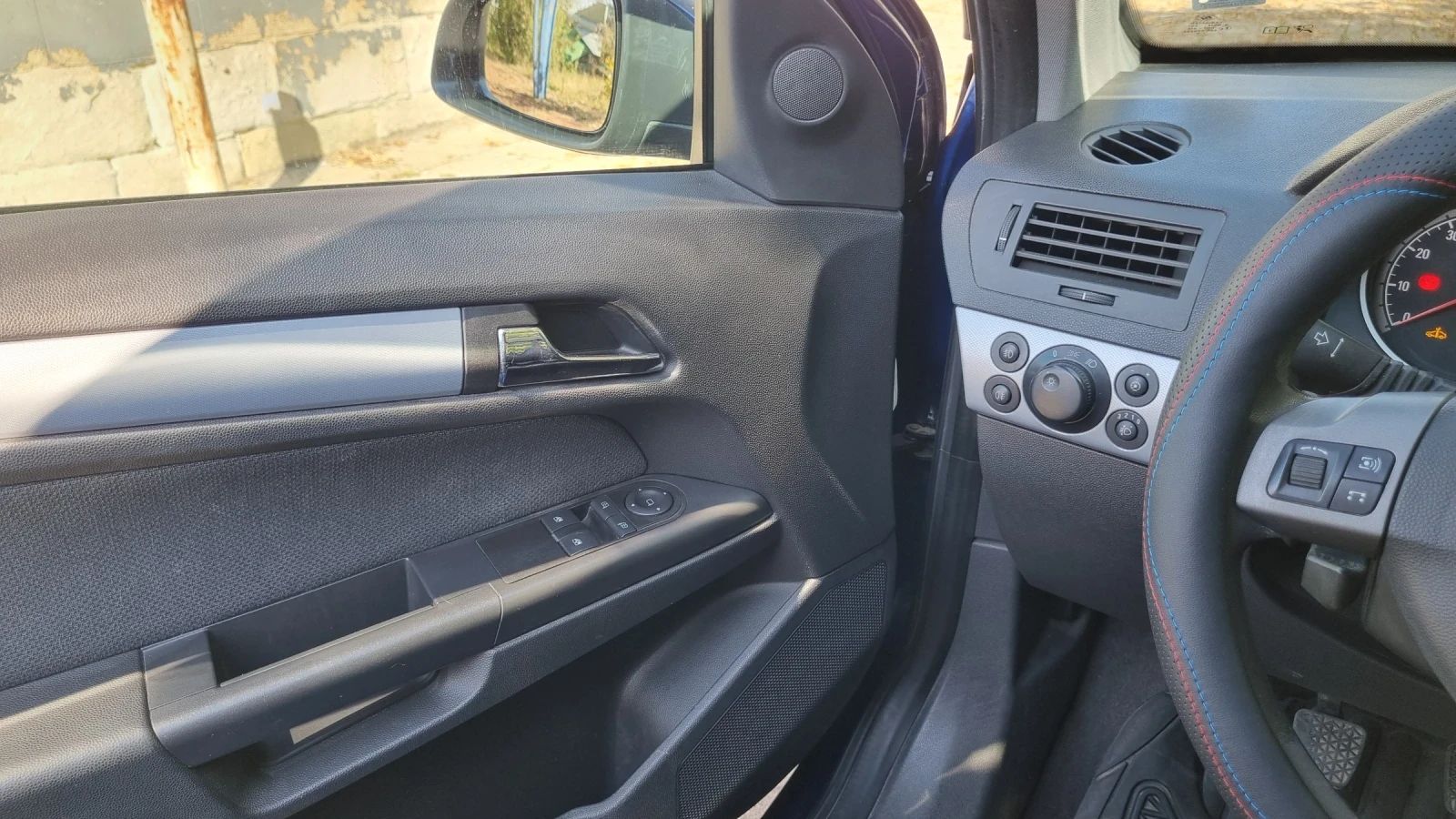 Opel Astra 1.6 бензин, снимка 6 - Автомобили и джипове - 56651456