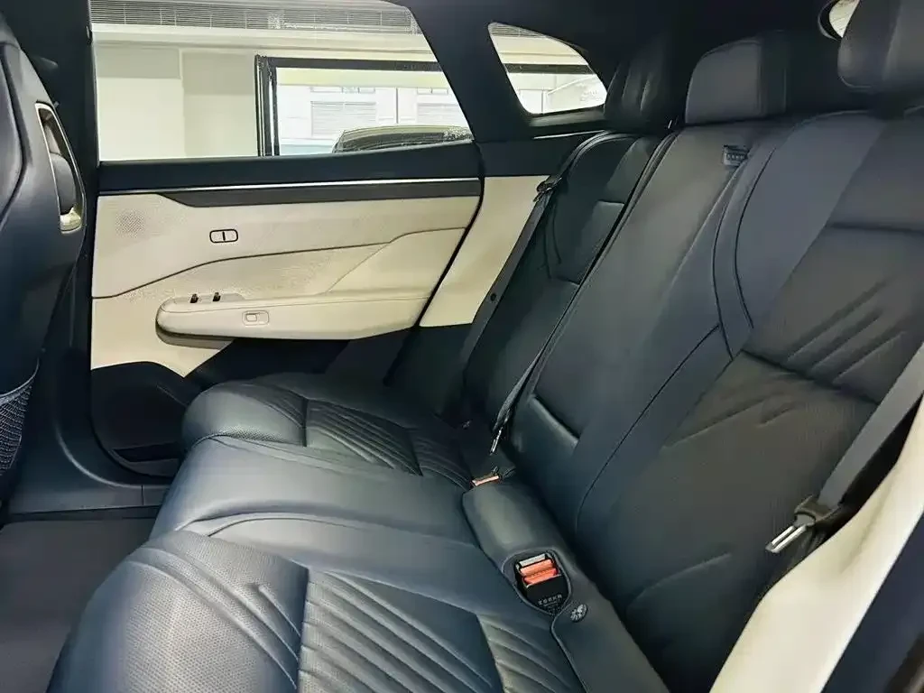 Zeekr 001 WE Edition AWD, снимка 9 - Автомобили и джипове - 56730029