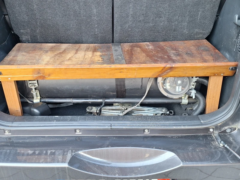 Suzuki Grand vitara 2.4i LPG Lovato, снимка 12 - Автомобили и джипове - 50529739